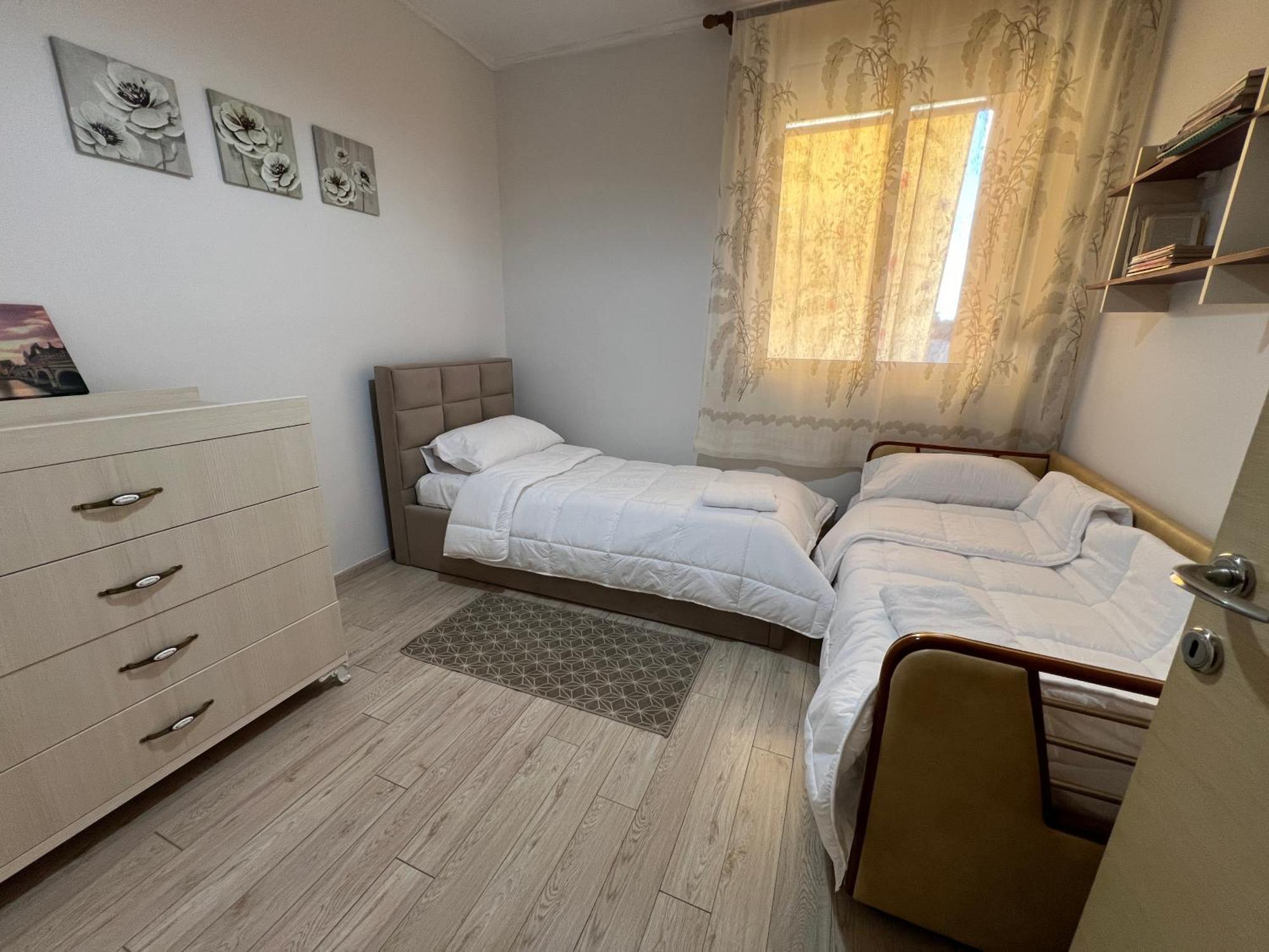 Elbasan Center Family Apartment N.42 Buitenkant foto